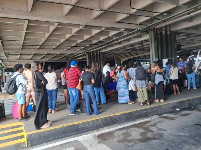 Sao-Joao-e-Corpus-Christi-movimentam-rodoviaria-de-Feira-de-Santana5