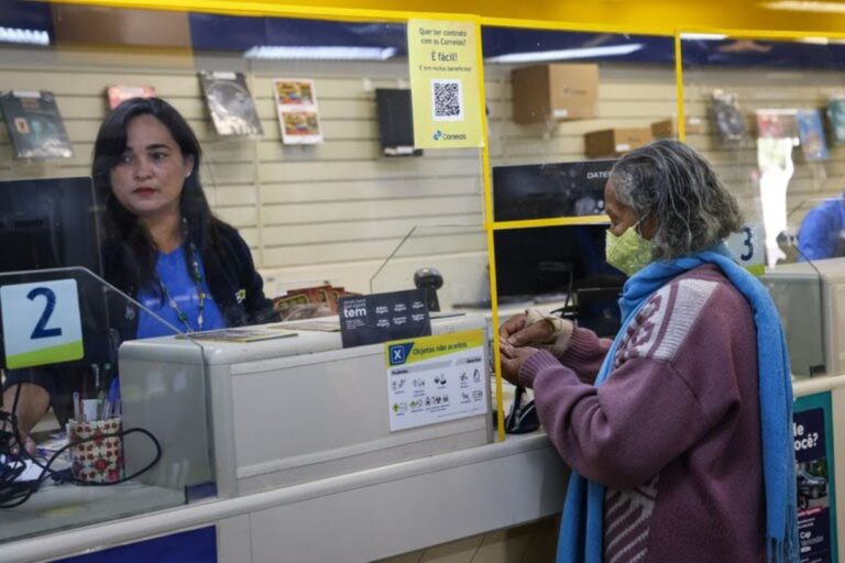 atendimento-a-aposentados-nos-correios-inss