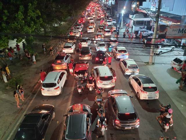 avenida-getulio-vargas-comemoracao-vitoria-do-pt-foto-paulo-jose-acorda-cidade