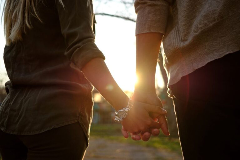 casal-apaixonado-FREEPIK