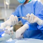 exame-procedimento-medico-instrumentos-luvas-cirurgia-foto-divulgacao