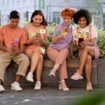 geracao-z-pessoas-jovens-usando-celular-smarthphone-internet-redes-socias-foto-divulgacao-freepik-