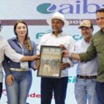 governador-visita-estande-da-Seagri-e-realiza-entrega-ao-setor-agricola