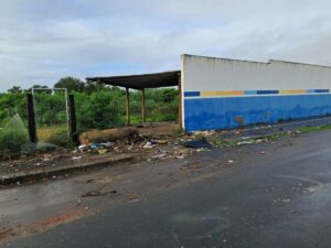 lixao-ao-lado-de-escola-municipal-adenil-falcao-bairro-rima-dulce-feira-de-santana-foto-ney-silva-acorda-cidade
