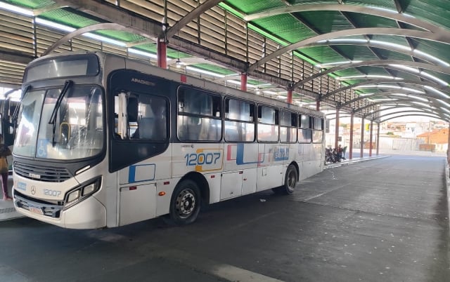 onibus-transporte-publico-ft-ed-santos-acorda-cidade
