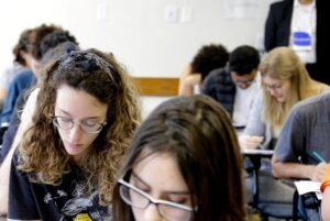prova-enem-concursos-estudantes-foto-marcos-santos-usp-imagens3