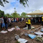 sepultamentodepaiefillho_descargaeletrica_neysilva_acordacidade-5