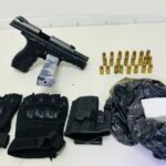 65aCIPM-apreende-arma-de-fogo-e-droga-no-bairro-Santa-Monica-2-em-Feira-de-Santana