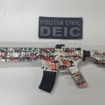 Adolescente-e-apreendido-com-simulacro-de-fuzil-em-via-publica-de-Salvador