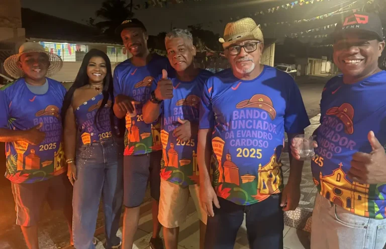 Bando-Anunciador-da-Cardoso-ft-jaqueline-Ferreira-acorda-cidade-2