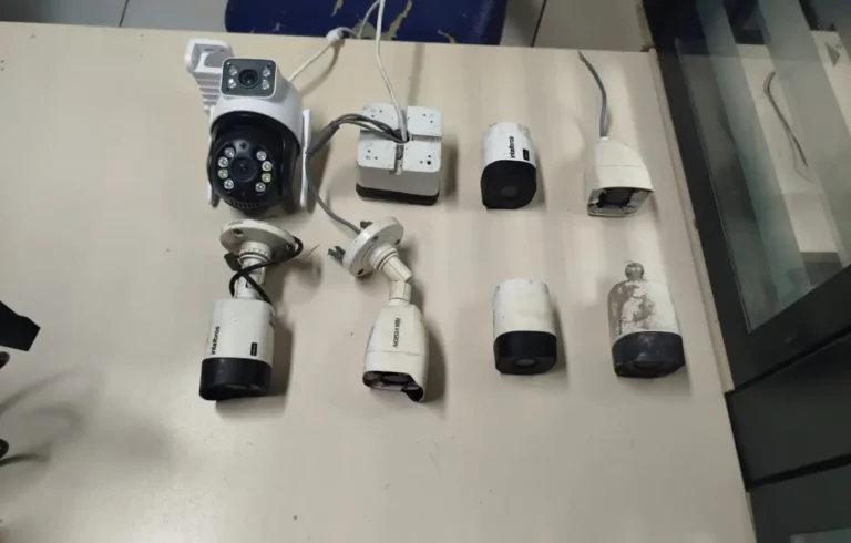 Cameras-clandestinas-apreendidas-ft-ed-santos-acorda-cidade-