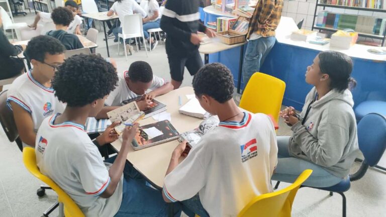 Estudante-de-Feira-de-Santana-cria-rede-de-incentivo-a-leitura-com-livros-para-aluguel-troca-e-venda1