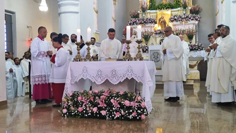 Festa-de-Senhora-SantAna-reune-devotos-em-celebracao-de-fe-e-historia-em-Feira-de-Santana8
