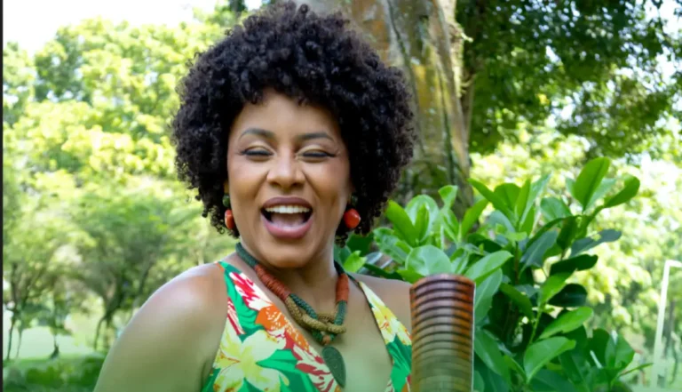 Maryzelia-cantora