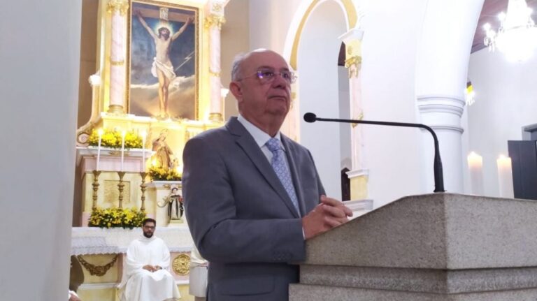 Prefeito-Jose-Ronaldo-comemora-74-anos-com-missa-em-acao-de-gracas