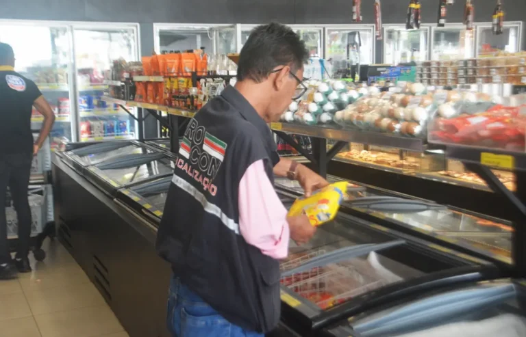 Procon-de-Feira-fiscaliza-delicatesses