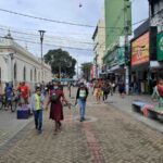 Promocoes-pos-Sao-Joao-e-o-frio-aumentam-vendas-de-roupas-em-Feira-de-Santana1