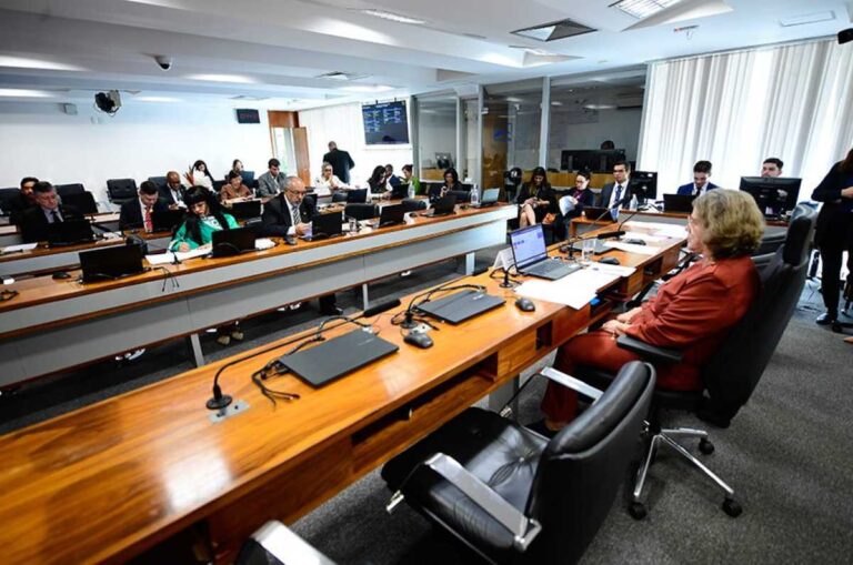 Senado-030725