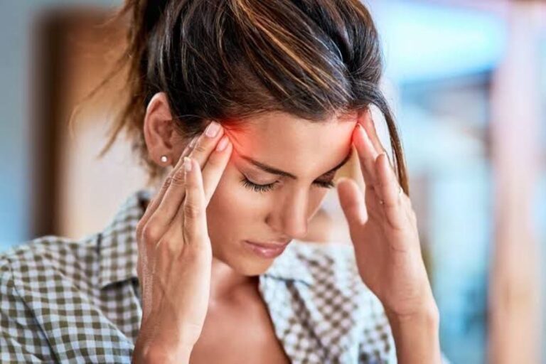 Uso-excessivo-de-analgesicos-pode-agravar-a-enxaqueca-e-transformar-dor-em-condicao-cronica