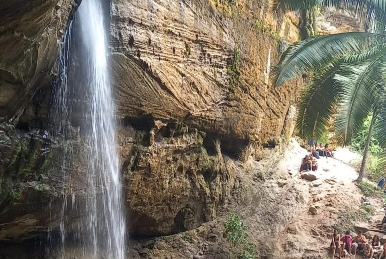 trilha-cachoeira-em-Oliveira-dos-Campinhos-