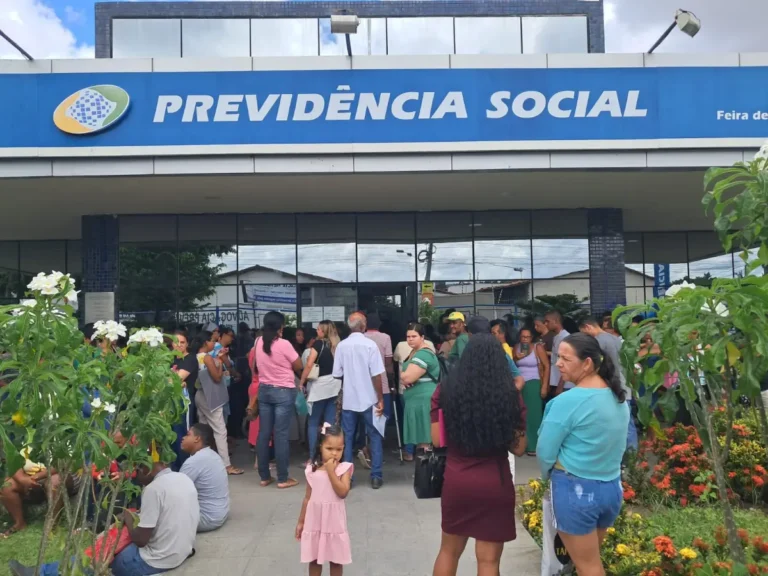 Mutirao-do-INSS-em-Feira-de-Santana-para-solicitar-e-atualizar-BPC-ft-ney-silv-acorda-cidade-5