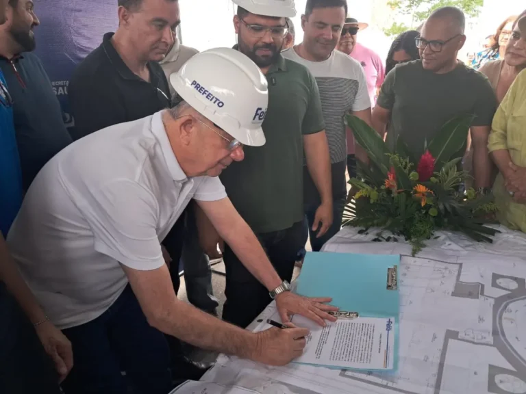 Prefeito-assina-ordem-de-servico-para-construcao-de-UBS-de-porte-III-no-bairro-Papagaio-5