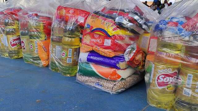 acao-cestas-basicas-talisca-aviario-6