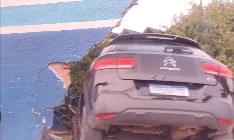 acidente-muro-da-embasa-redes-sociais