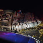 carreta-carrega-de-laranja-capota-na-ba-026-em-maracas