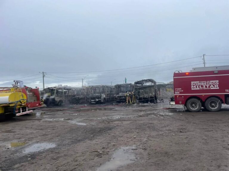 incendio-santo-estevao-onibus-escolares-1