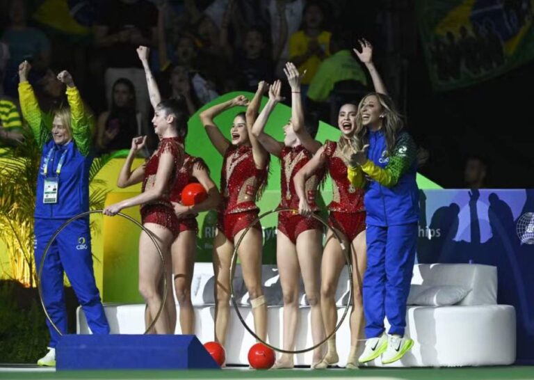 medalha-de-prata-ginastica-ritmica-foto-Andre-durao