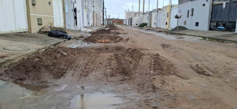 obra-embasa-travessa-barbosa-bairro-mangabeira-foto-paulo-jose