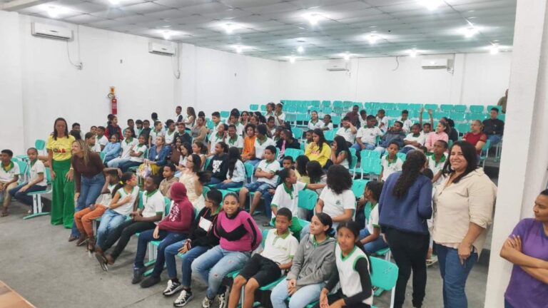 palestra-escola-eli-queiroz-bullying-violencia-foto-ed-santos-acorda-cidade-1
