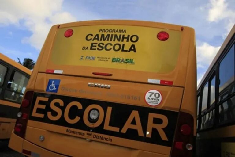 transporte-escolar-municipal-foto-lay-amorim-achei-sudoeste