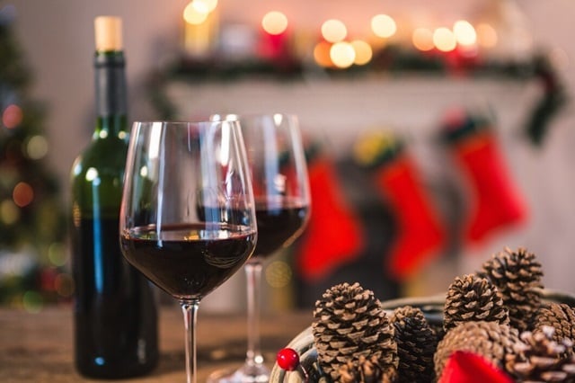 vinho-ceia-de-natal-freepik-Awesomecontent