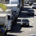 Caminhoneiro-caminhoes-transito-foto-Thomas-Silva-ag-br