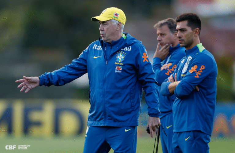 Carlo-Ancelotti-comanda-a-Selecao-no-primeiro-treino-com-grupo-completo-foto-Rafael-Ribeiro-CBF