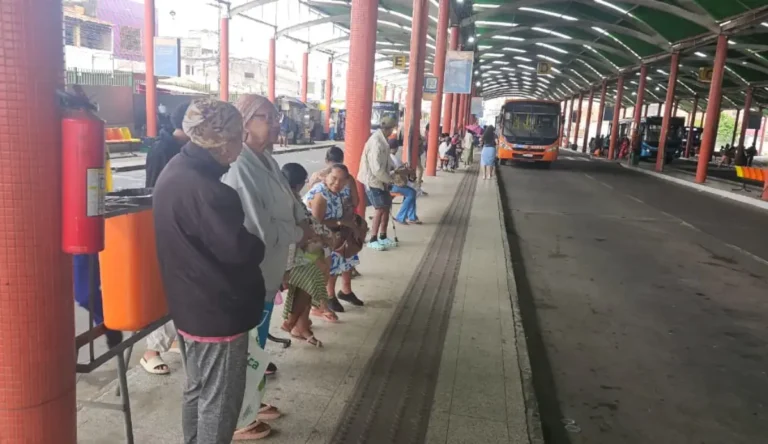 Carro-do-TFD-quebou-Transbordo-Central-ft-paulo-jose-acorda-cidade-