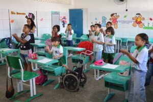 Estudantes-surdos-da-rede-municipal-aprendem-Libras-e-contam-com-interpretes-Foto-Milena-Brandaojpg1_