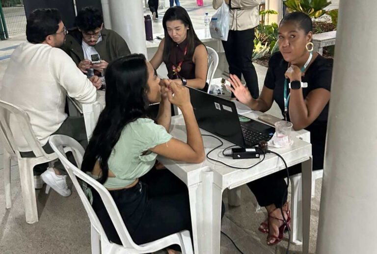 Feira-de-Estagio-e-Empregabilidade-conecta-estudantes-ao-mercado-de-trabalho-e-reforca-compromisso-com-formacao1