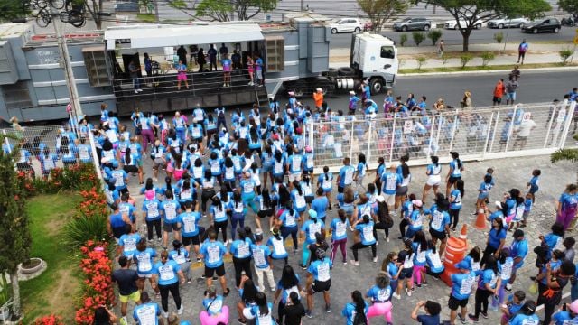 HEZVKN80-caminhada-do-amor-drone-