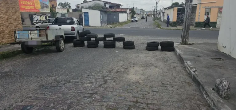 Rua-Alcides-Fadiga-bairro-Queimadinha-ft-paulo-jose-acorda-cidade-2