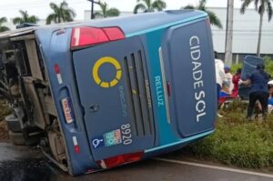 acidente-com-onibus-br-324-foto-redes-sociais-1-1