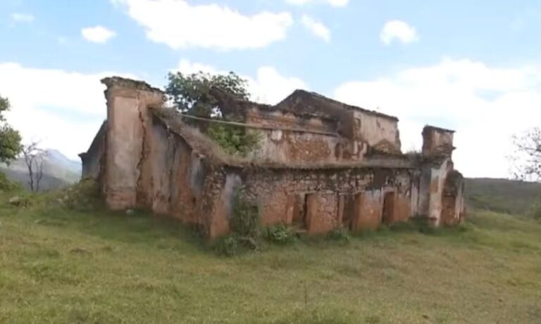 centenaria-Igreja-de-Sao-Miguel-das-Figuras-em-Jacobina
