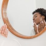 cuidados-com-a-pela-feminina-acne-foto-reproducao-