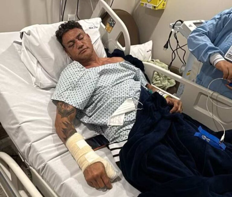lutador-acelino-popo-freitas-cirurgia-fratura-mao-foto-divulgacao-g1