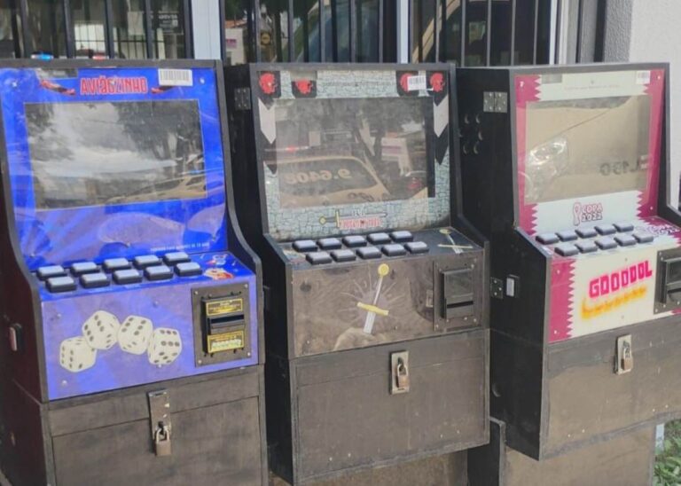 maquinas-caca-niqueis-foto-policia-militar-1