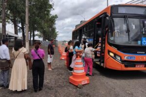 onibus-para-a-expofeira-foto-batista-cruz