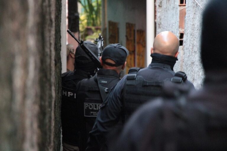 prisao-trafico-de-drogas-submetralhadora-pm-sp-foto-ascom-pcba