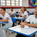4zVOEWi9-alunos-sala-de-aula-rede-estadual